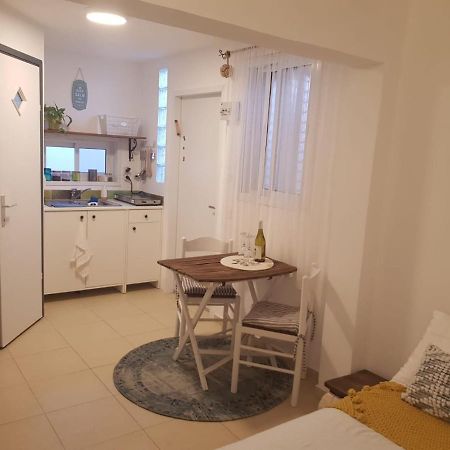 כרמונ'ס פטיו - Carmona'S Patio Apartment เอลัต ภายนอก รูปภาพ
